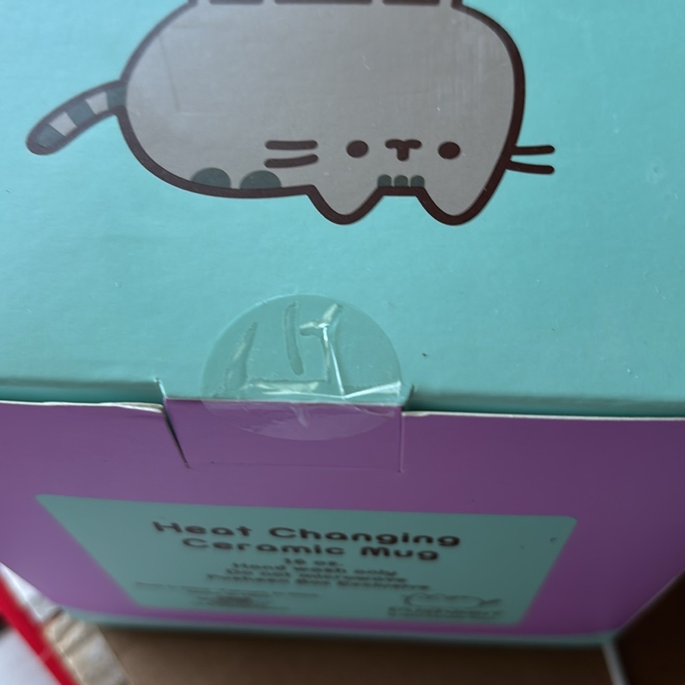 Pusheen Midnight Meowgic Heat Changing Mug - Picture 3 of 5